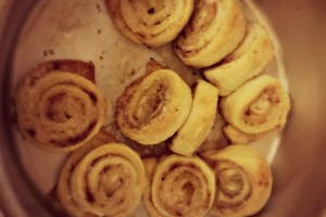 cinnamon rolls, leftover pie crust, pie crust, cinnamon, sugar, caramelization